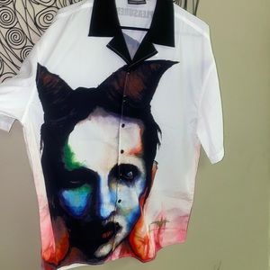 PLEASURES MARILYN MANSON COLLAB (SIZE LARGE) BUTTON UP COLLARED T-SHIRT